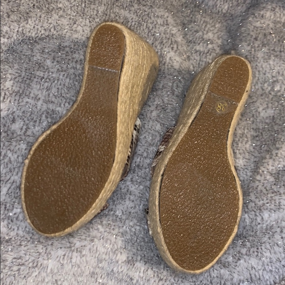 Sandals - Picture 2 of 4
